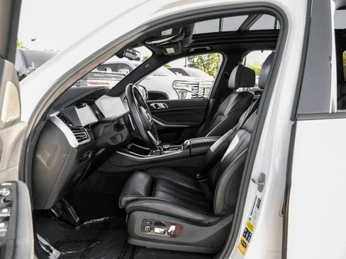 Used 2021 BMW X5 M50i image 40