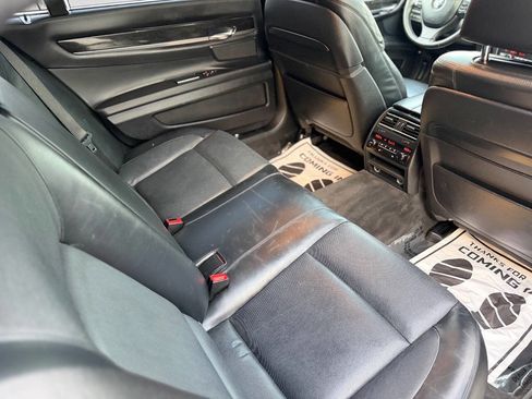 Used 2014 BMW 750Li xDrive image 17