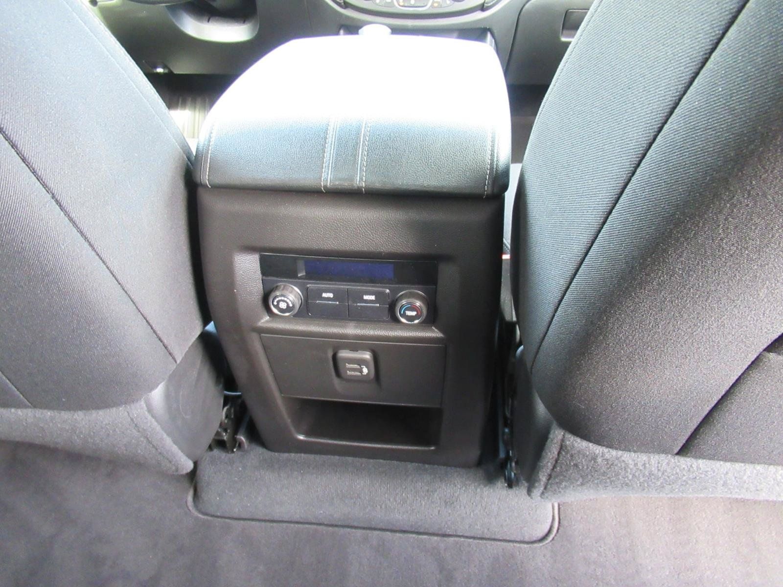 Used 2022 Chevrolet Traverse LT FWD image 33