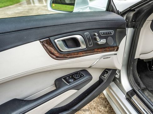 Used 2017 Mercedes-Benz SL 550 image 31