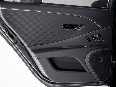 New 2025 Bentley Flying Spur Plug-In Hybrid image 22