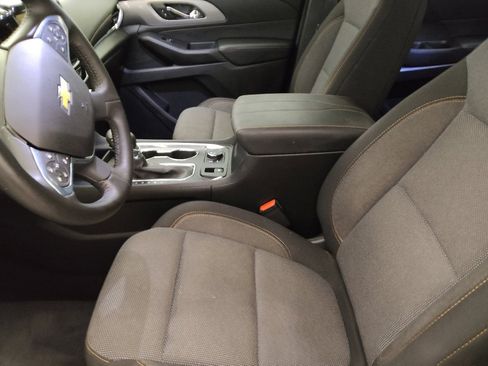 Used 2021 Chevrolet Traverse LT AWD/4WD image 17