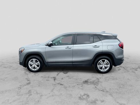 Used 2024 GMC Terrain SLE image 5