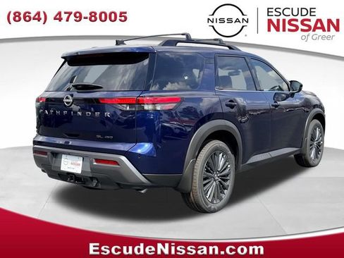 New 2026 Nissan Pathfinder SL w/ SL Premium Package image 3