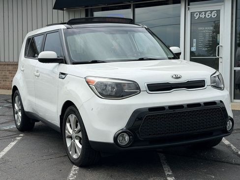 Used 2016 Kia Soul + w/ Primo Package FWD image 6