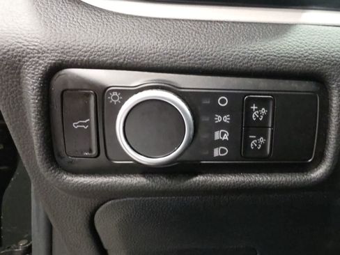 Used 2023 Ford Explorer XLT AWD/4WD image 17