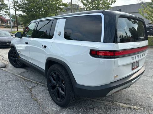 Used 2023 Rivian R1S Launch Edition image 2