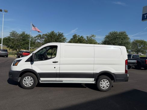Used 2024 Ford Transit 250 Low Roof w/ Exterior Upgrade Package RWD image 4