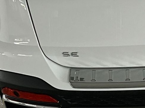 New 2025 Volkswagen Taos SE image 36