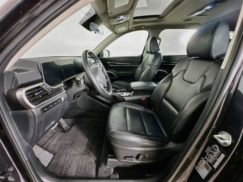 Used 2025 Kia Telluride S FWD image 13