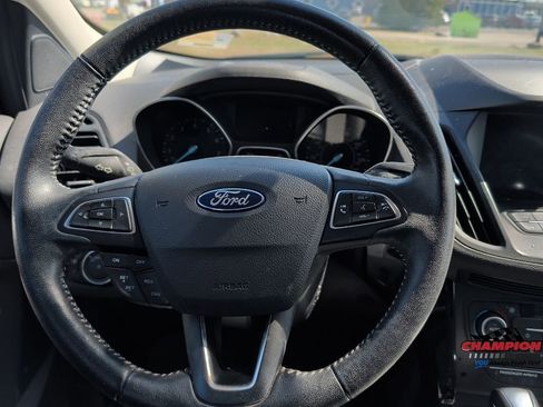 Used 2019 Ford Escape SE image 22