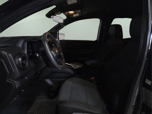 Used 2023 Chevrolet Colorado W/T w/ WT Convenience Package RWD image 20