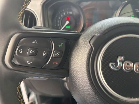 Used 2024 Jeep Wrangler Unlimited AWD/4WD image 24