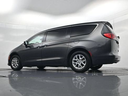 Used 2023 Chrysler Voyager LX FWD image 39