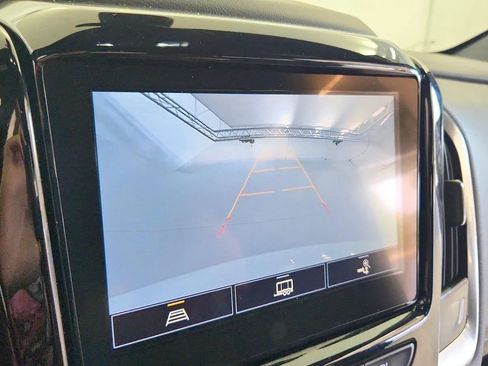 Used 2023 Chevrolet Traverse LT FWD image 21