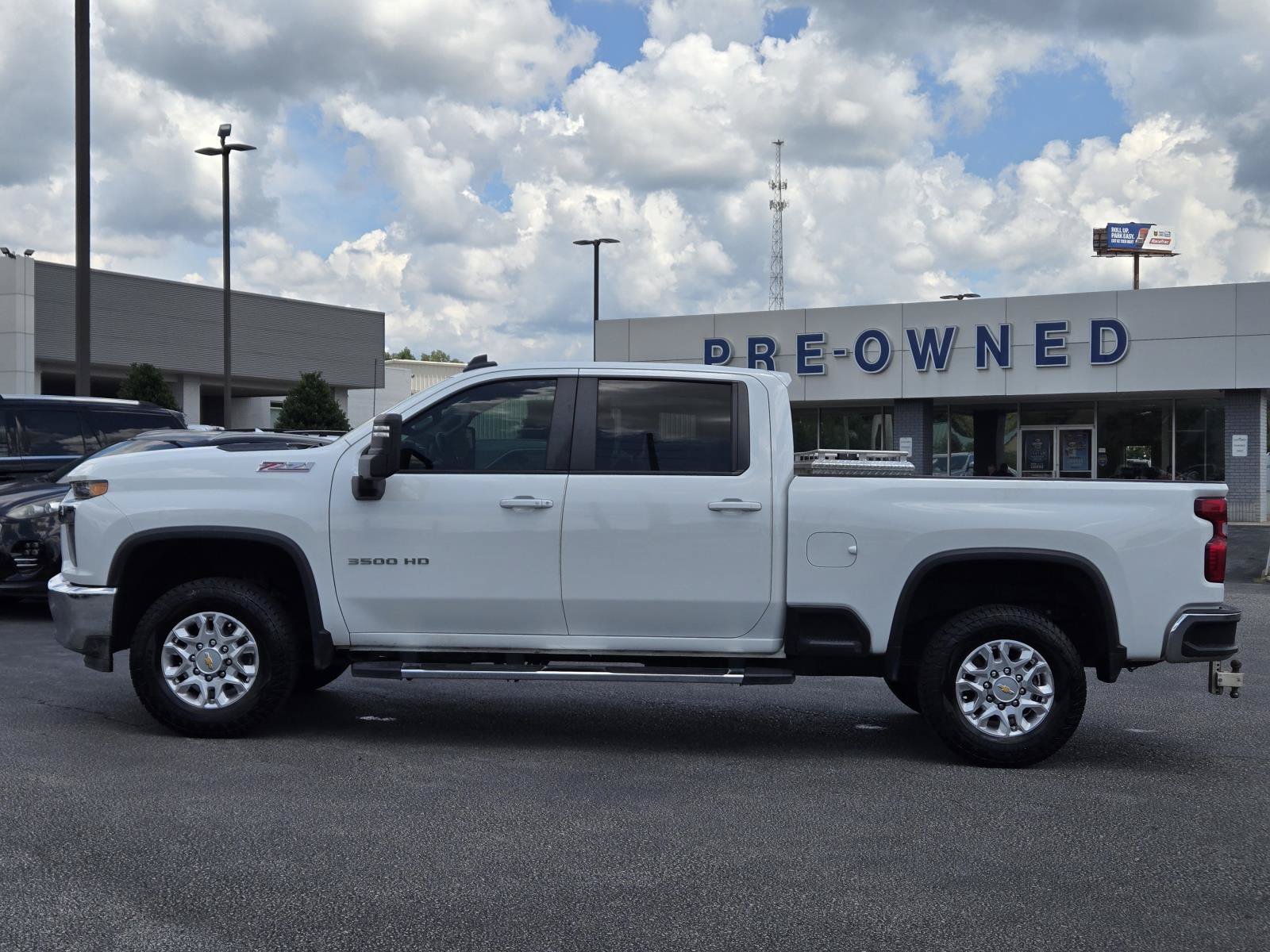 Used 2023 Chevrolet Silverado 3500 LT w/ Convenience Package AWD/4WD image 13