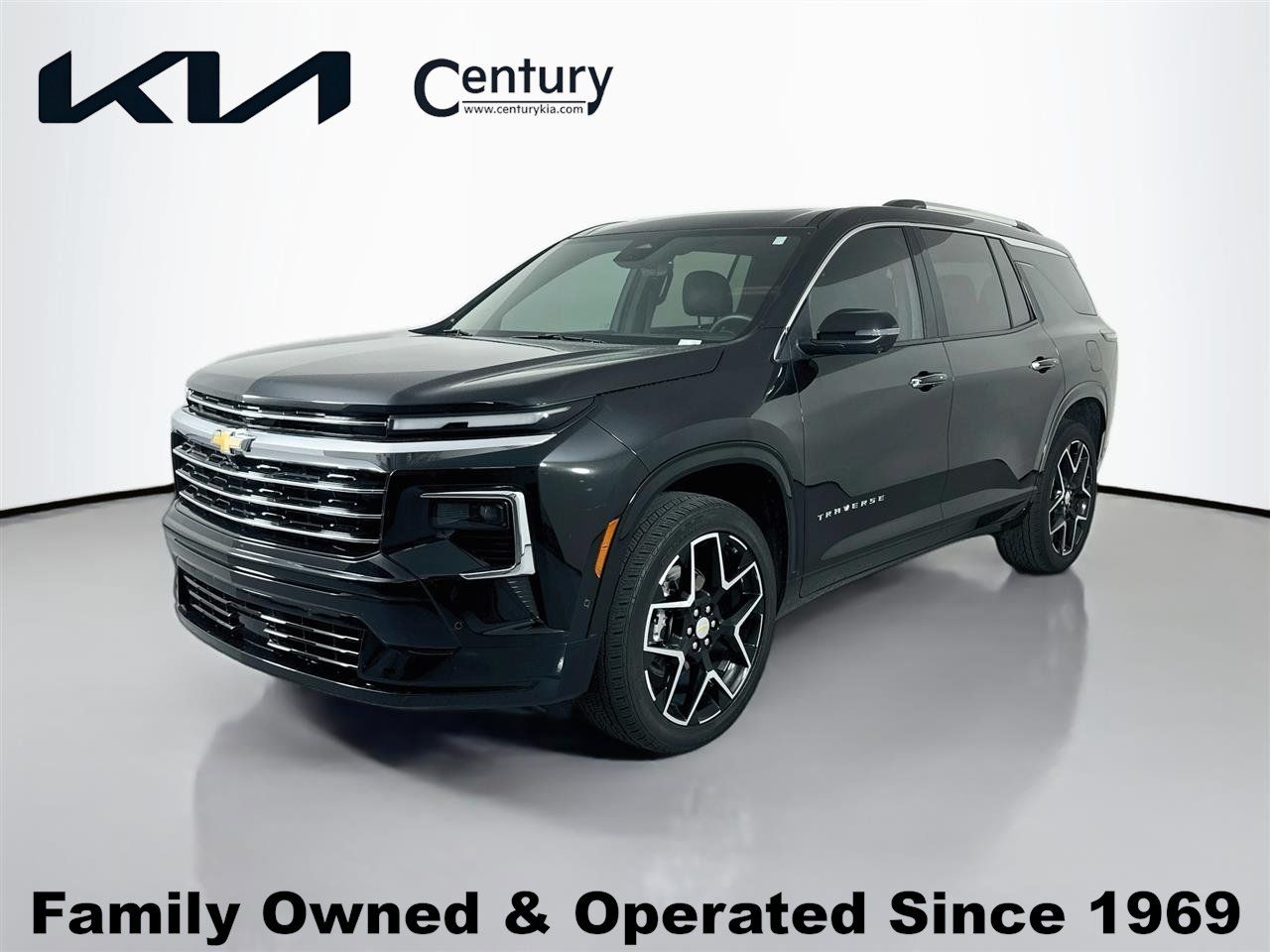 Used 2025 Chevrolet Traverse High Country AWD/4WD image 1
