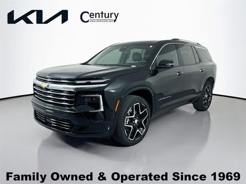 Used 2025 Chevrolet Traverse High Country AWD/4WD image 1