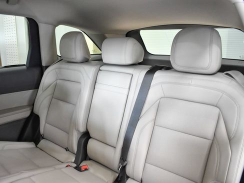 Used 2025 Lincoln Nautilus Premier AWD/4WD image 28