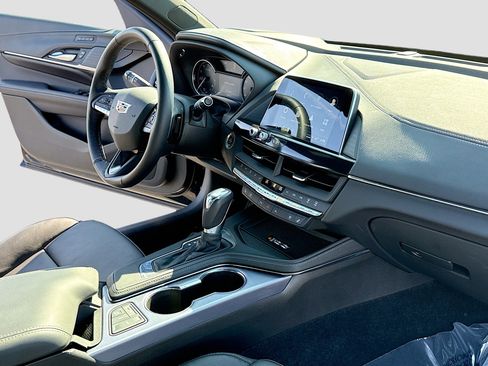 Used 2026 Cadillac CT4 Premium Luxury image 5