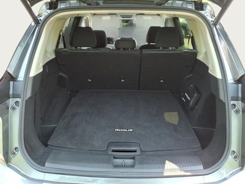 Used 2025 Nissan Rogue SV AWD/4WD image 14