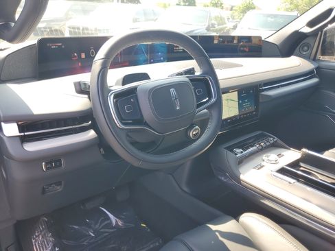 New 2027 Lincoln Navigator Reserve w/ Jet Appearance Package AWD/4WD image 14