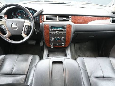 Used 2013 Chevrolet Avalanche LT AWD/4WD image 20