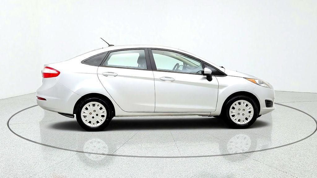 Used 2017 Ford Fiesta S FWD image 4