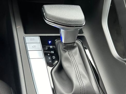 Certified 2025 Hyundai Elantra SE FWD image 28