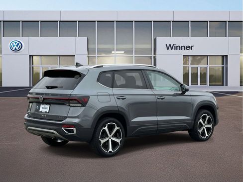 Used 2025 Volkswagen Taos SEL AWD/4WD image 5