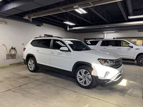 Used 2022 Volkswagen Atlas SE FWD image 3