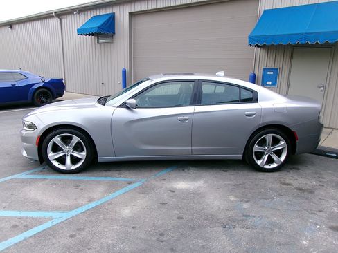 Used 2018 Dodge Charger SXT Plus w/ Quick Order Package 29J image 4