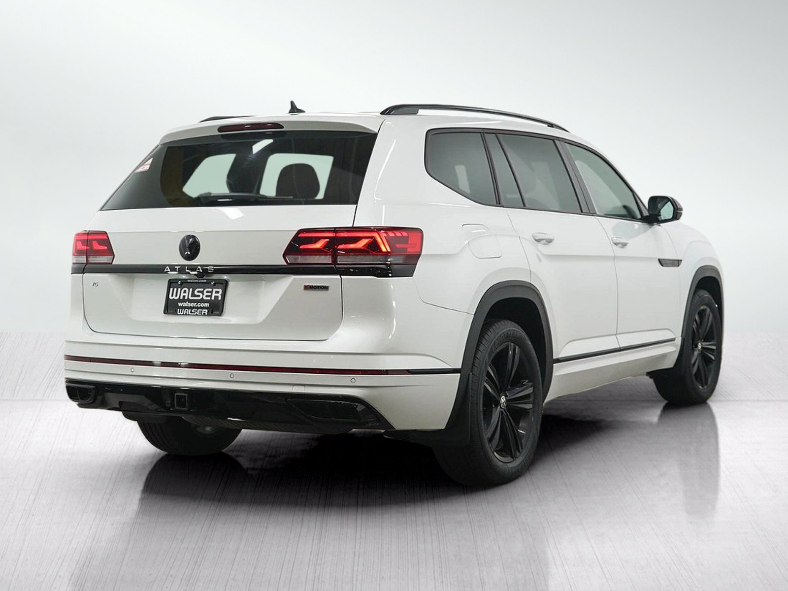 Used 2022 Volkswagen Atlas SEL R-Line AWD/4WD image 6
