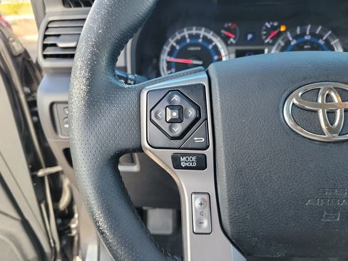 Used 2016 Toyota 4Runner Limited AWD/4WD image 31