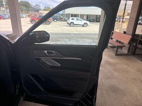 Certified 2025 Ford Explorer ST image 26