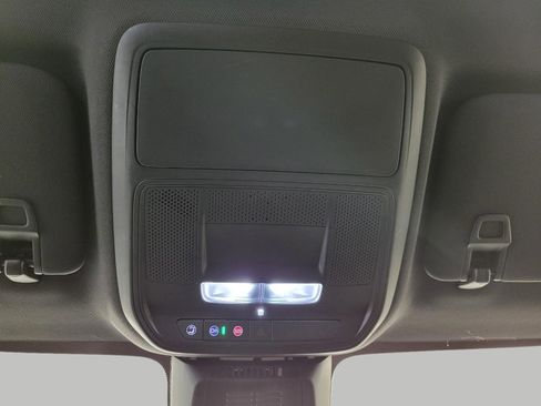 Used 2025 Chevrolet Equinox LT image 18