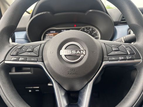 Used 2025 Nissan Versa SV FWD image 25