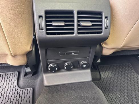 Used 2019 Jaguar F-PACE Premium AWD/4WD image 10