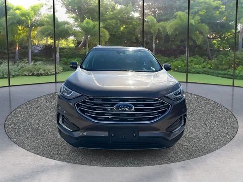 Used 2019 Ford Edge SEL w/ Equipment Group 201A AWD/4WD image 2
