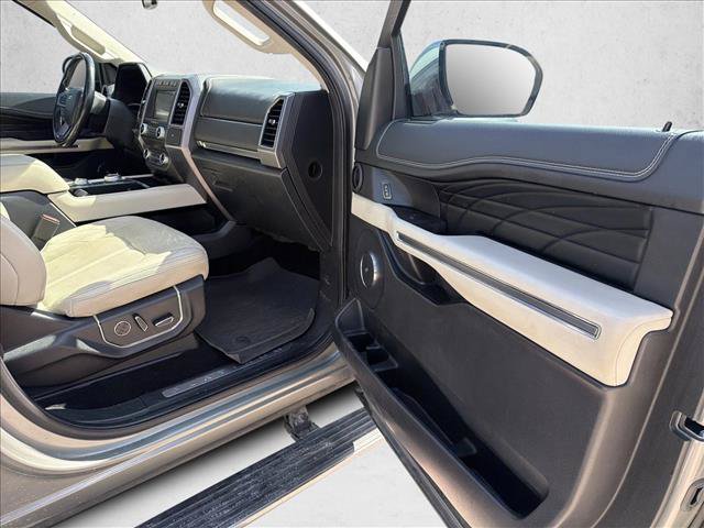 Used 2019 Ford Expedition Platinum AWD/4WD image 25