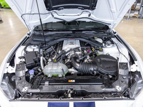 Used 2021 Ford Mustang Shelby GT500 w/ Carbon Fiber Track Pack image 29