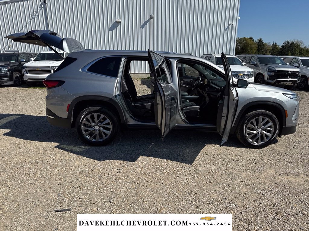 Used 2026 Buick Enclave Preferred w/ Power Package FWD image 39
