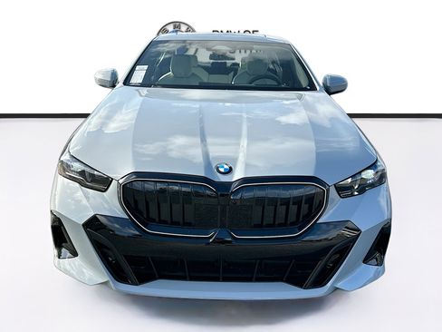 New 2026 BMW 530i w/ M Sport Package RWD image 2