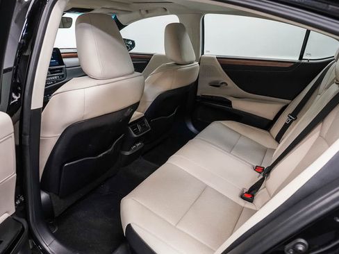 Used 2024 Lexus ES 300h w/ Premium Package FWD image 19
