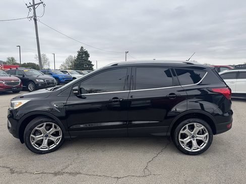 Used 2019 Ford Escape Titanium image 4
