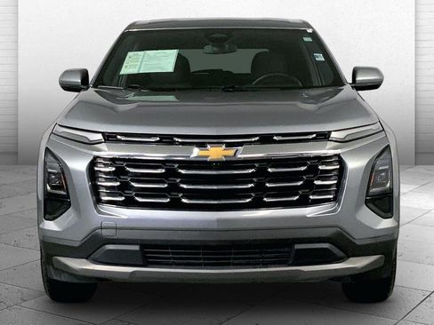 Used 2025 Chevrolet Equinox LT AWD/4WD image 2