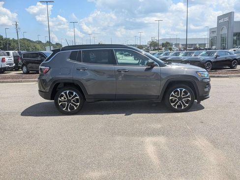 Used 2023 Jeep Compass Limited AWD/4WD image 6