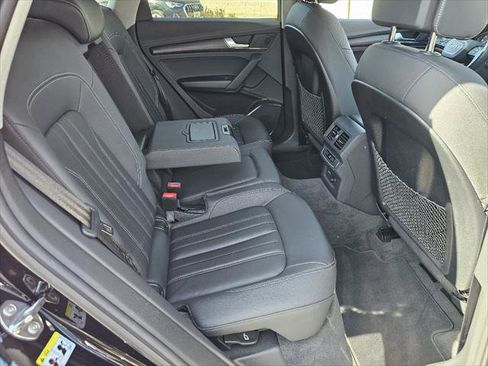 Used 2023 Audi Q5 2.0T Premium w/ Convenience Package image 6