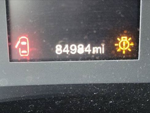 Used 2015 Jeep Renegade Latitude FWD image 24
