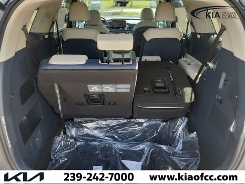 New 2026 Kia Carnival EX FWD image 9